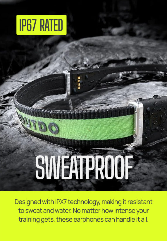 Sweatproof Mifo Sportset on a rock